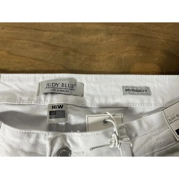 JUDY BLUE Jeans Womens 16W White Boyfriend Fit Stretch Distressed Mid Rise - Picture 6 of 15